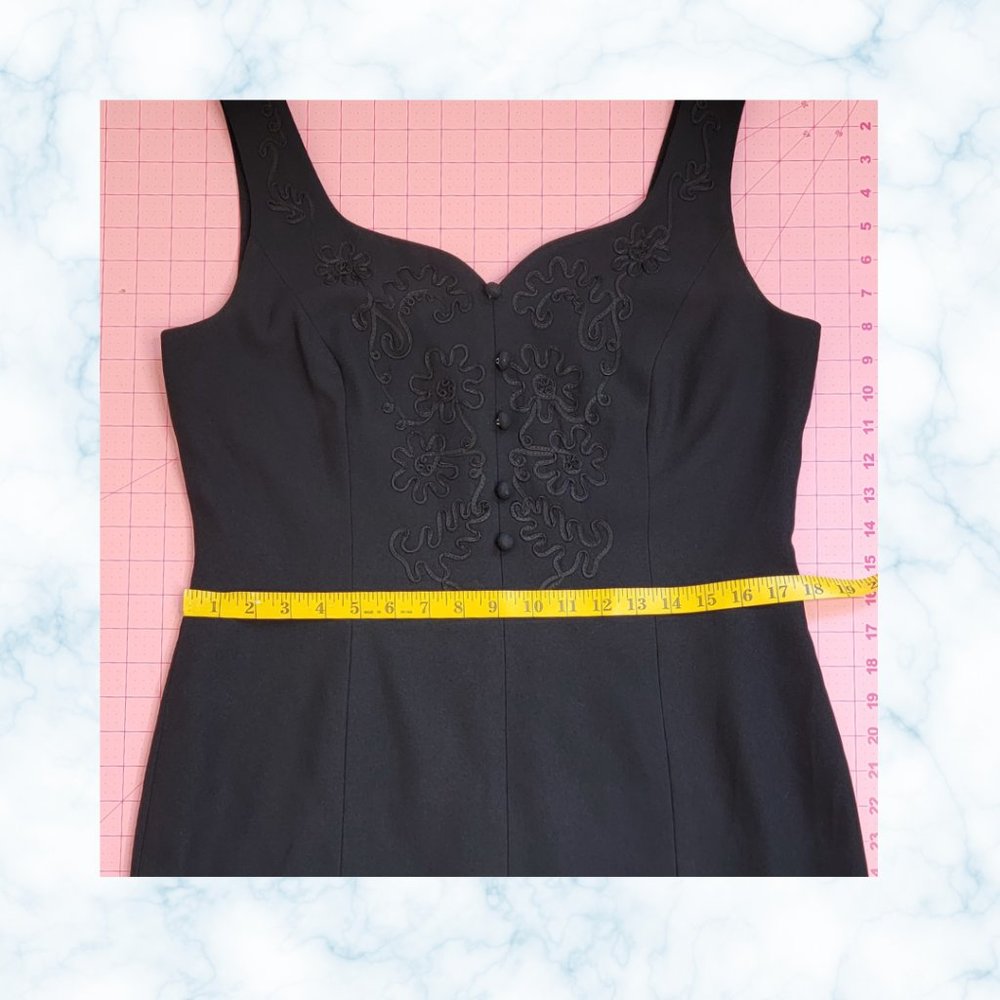 Laundry by Shelli Segal Sweetheart Embroidered Formal Wedding Guest Button Dress